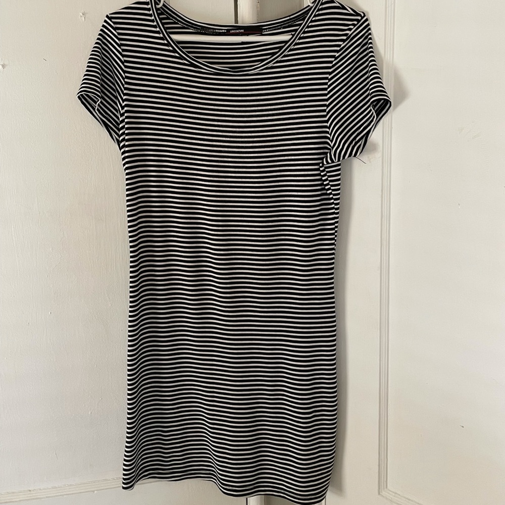 Comfy T-shirt Dress (black & white stripes)